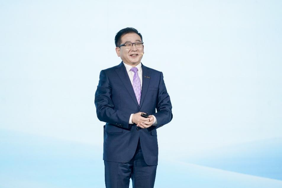 ES增程正式全球上市售1528万元起龙8囯际天生优雅 智行致远 星纪元(图15)